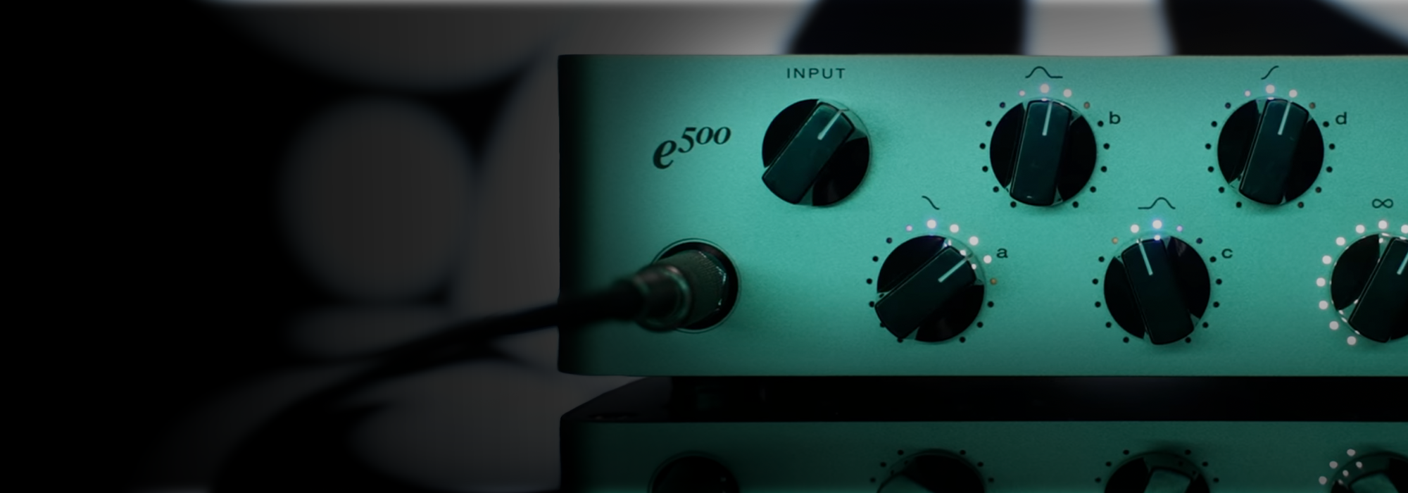 Darkglass-Exponent-500-Hero-2000x700