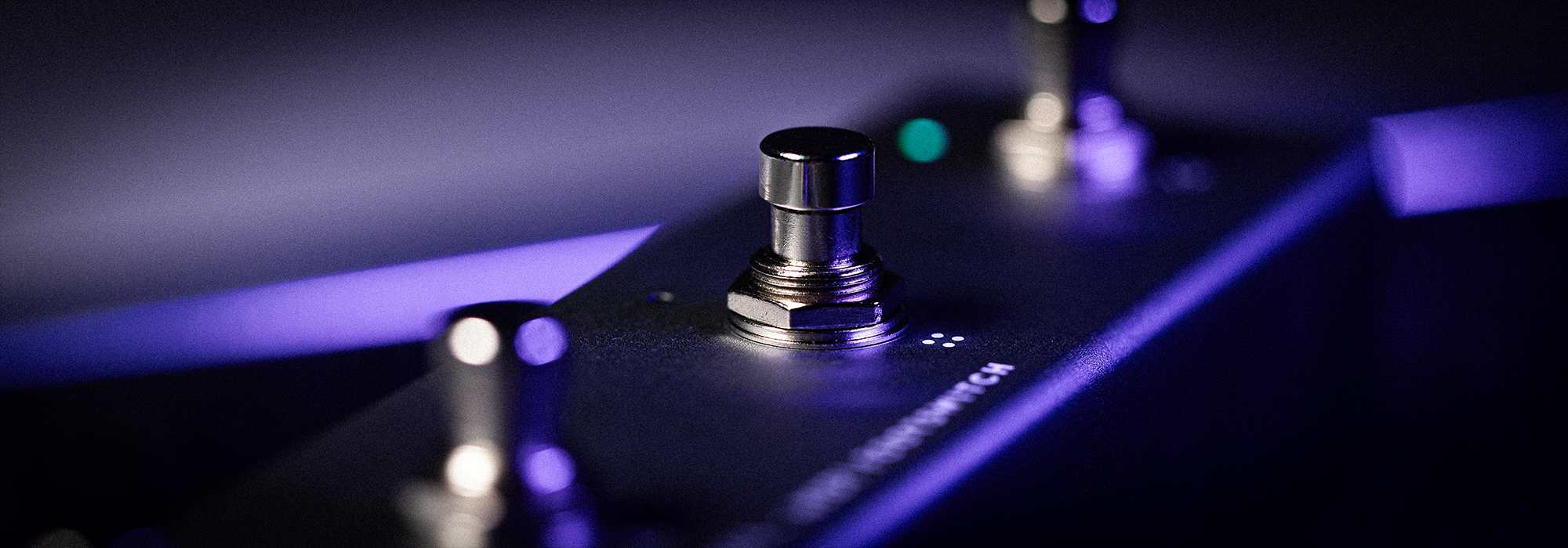 Darkglass-Midi-Footswitch-Hero-2000x700