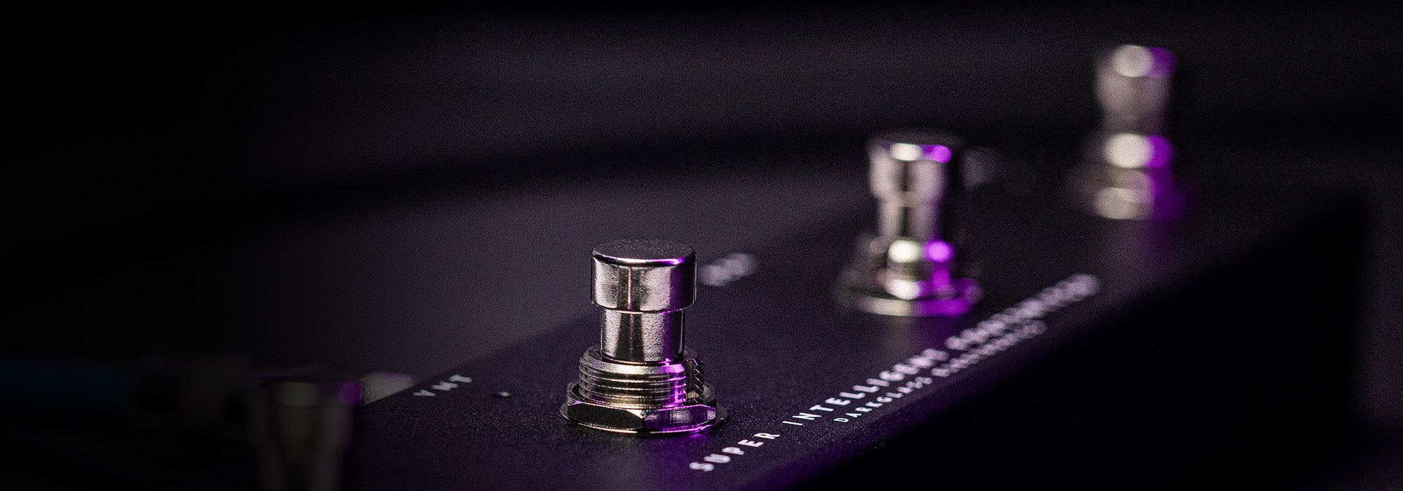 Darkglass-Super-Intelligent-Footswitch-Product-Hero-Image