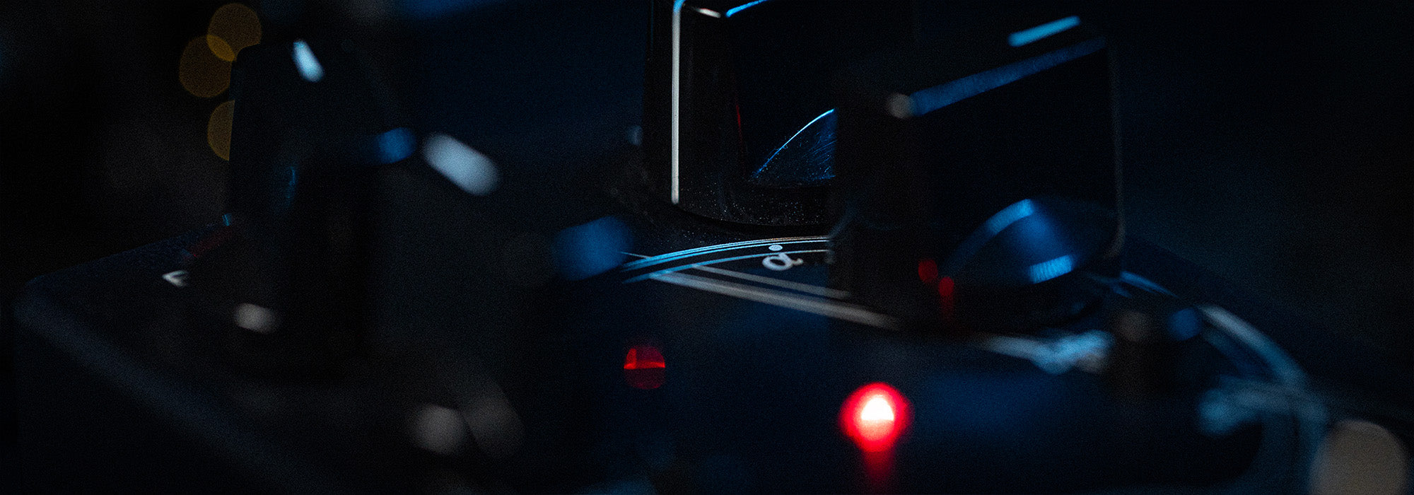 Dark-Glass-Alpha-Omicron-Image-Banner-2